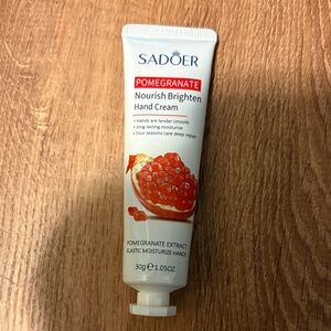 NWT Sadoer Pomegranate Hand Cream 1.05 OZ